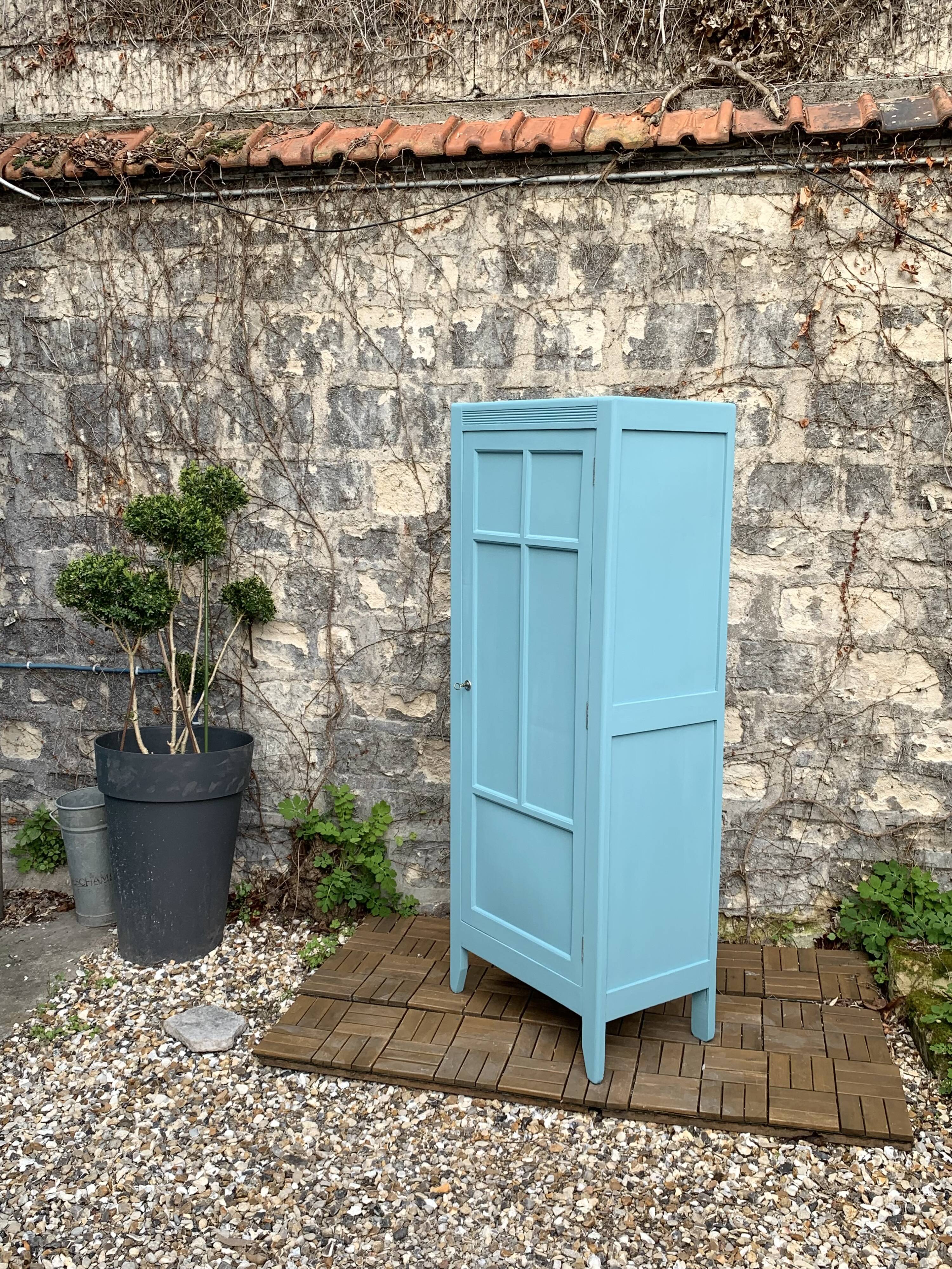 Armoire bonnetière parisienne turquoise 1940