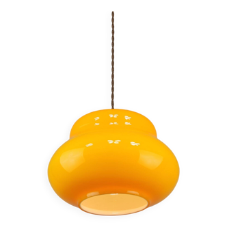 Lampe à suspension italienne du milieu du siècle en verre jaune et laiton