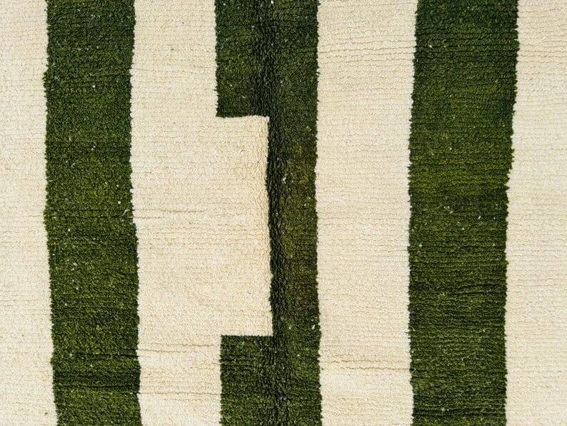 Handmade pure wool rug, size 160 x 250 cm