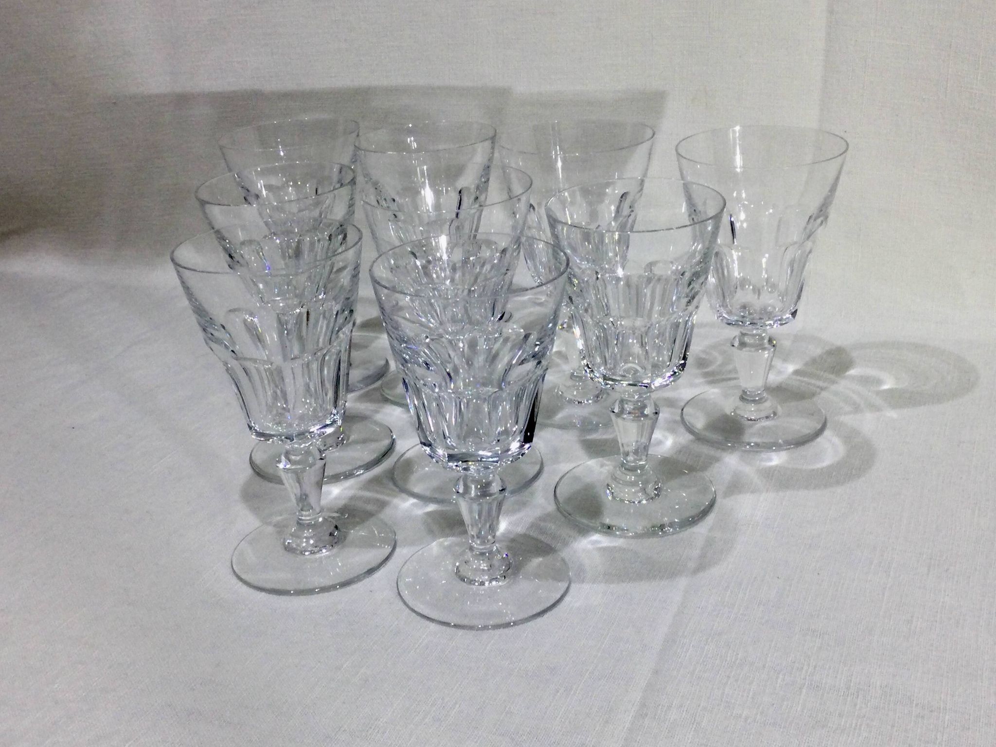 Baccarat – 9 Verres à vin blanc Modèle Missouri