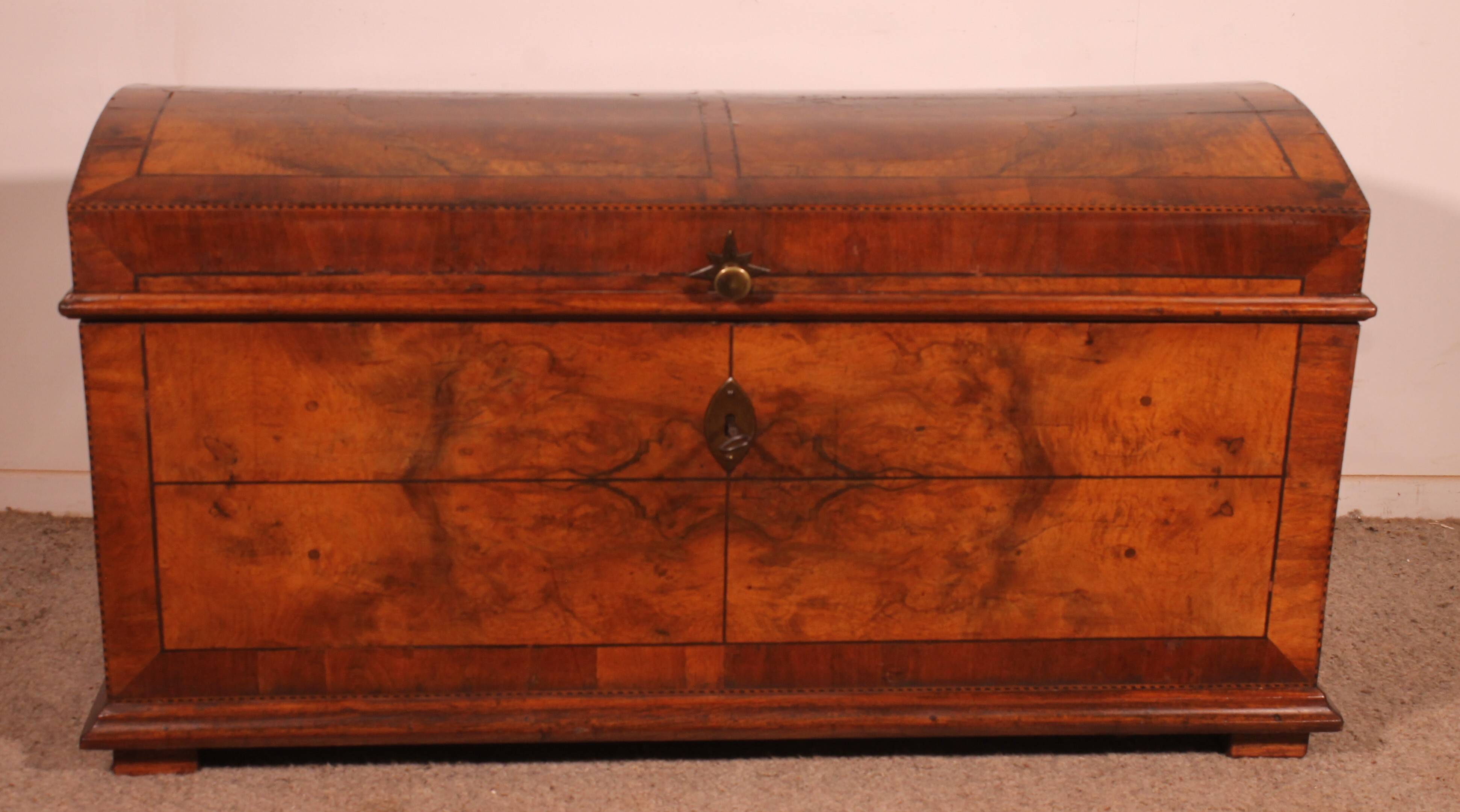 walnut and burl walnut chest - 18th century