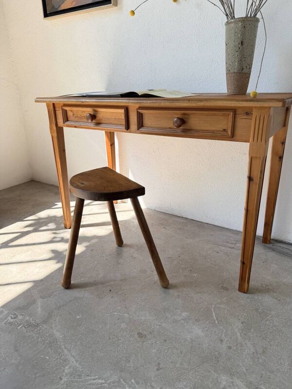 Tabouret tripode en chêne 1950