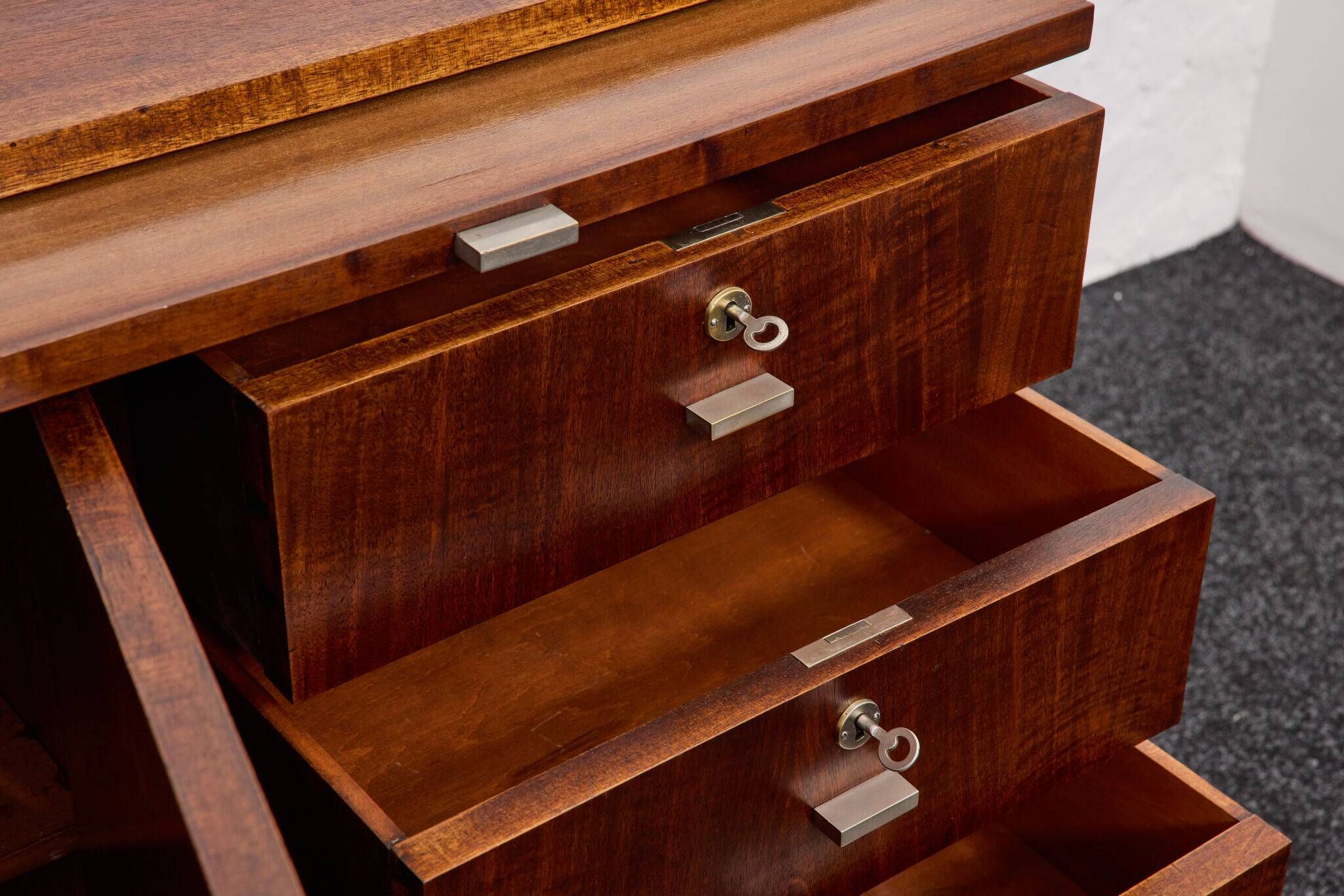 Buffet cubain en acajou de style Bauhaus, Gyula Kaesz, début des années 1940