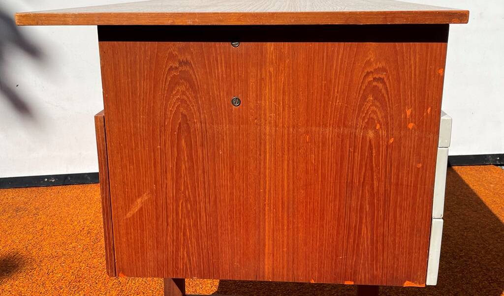 Pastoe desk. vintage 70s