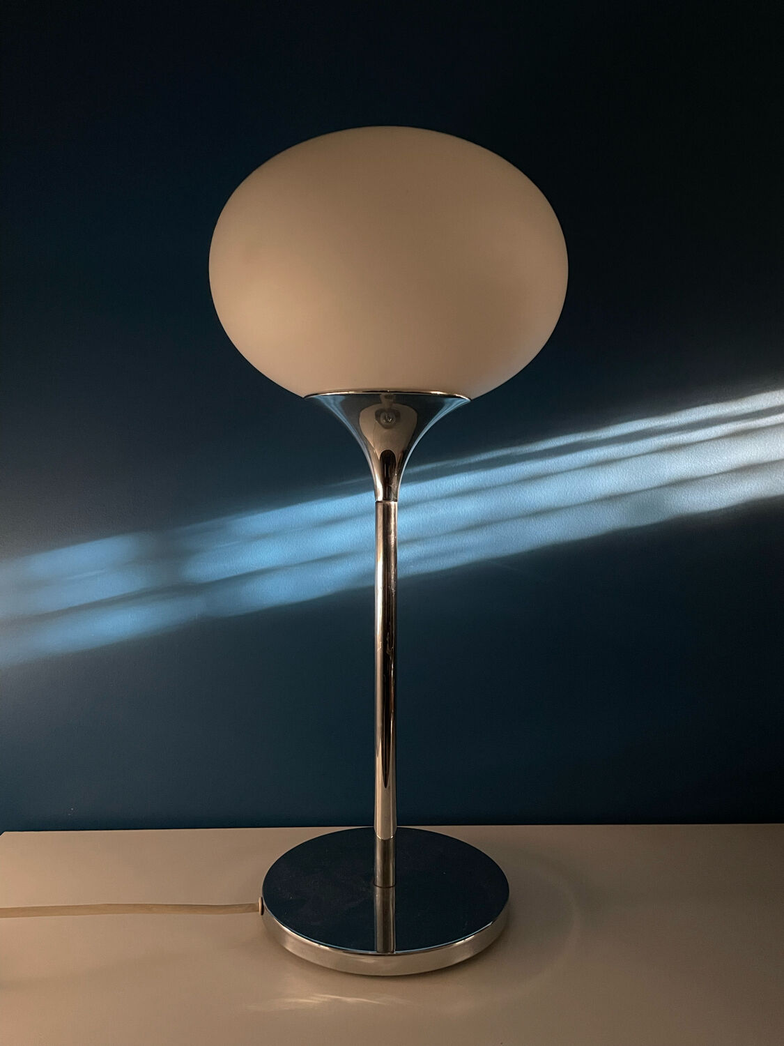 White opaline lamp kaiser leuchten