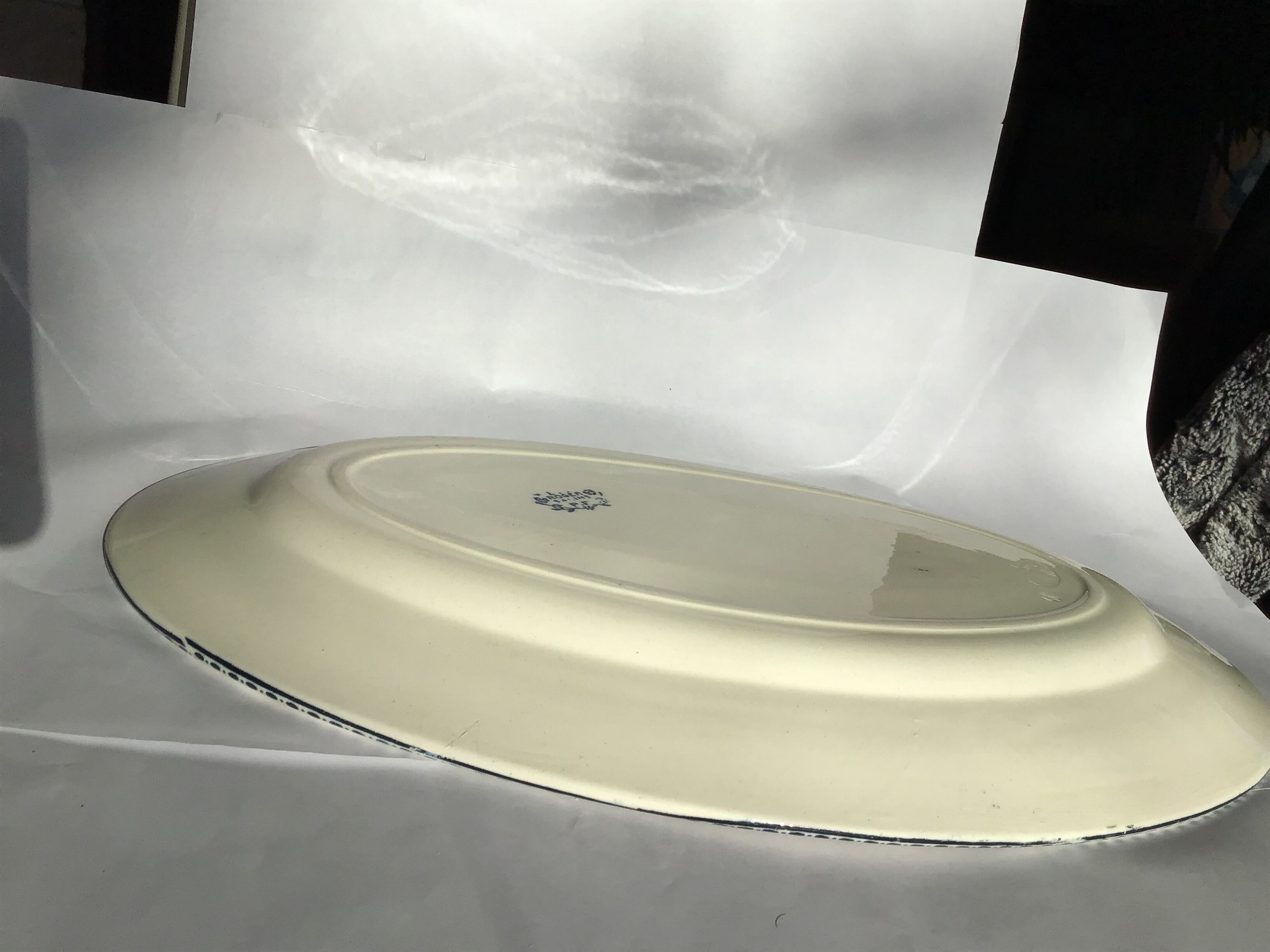 Plat oval Terre de Fer Salins