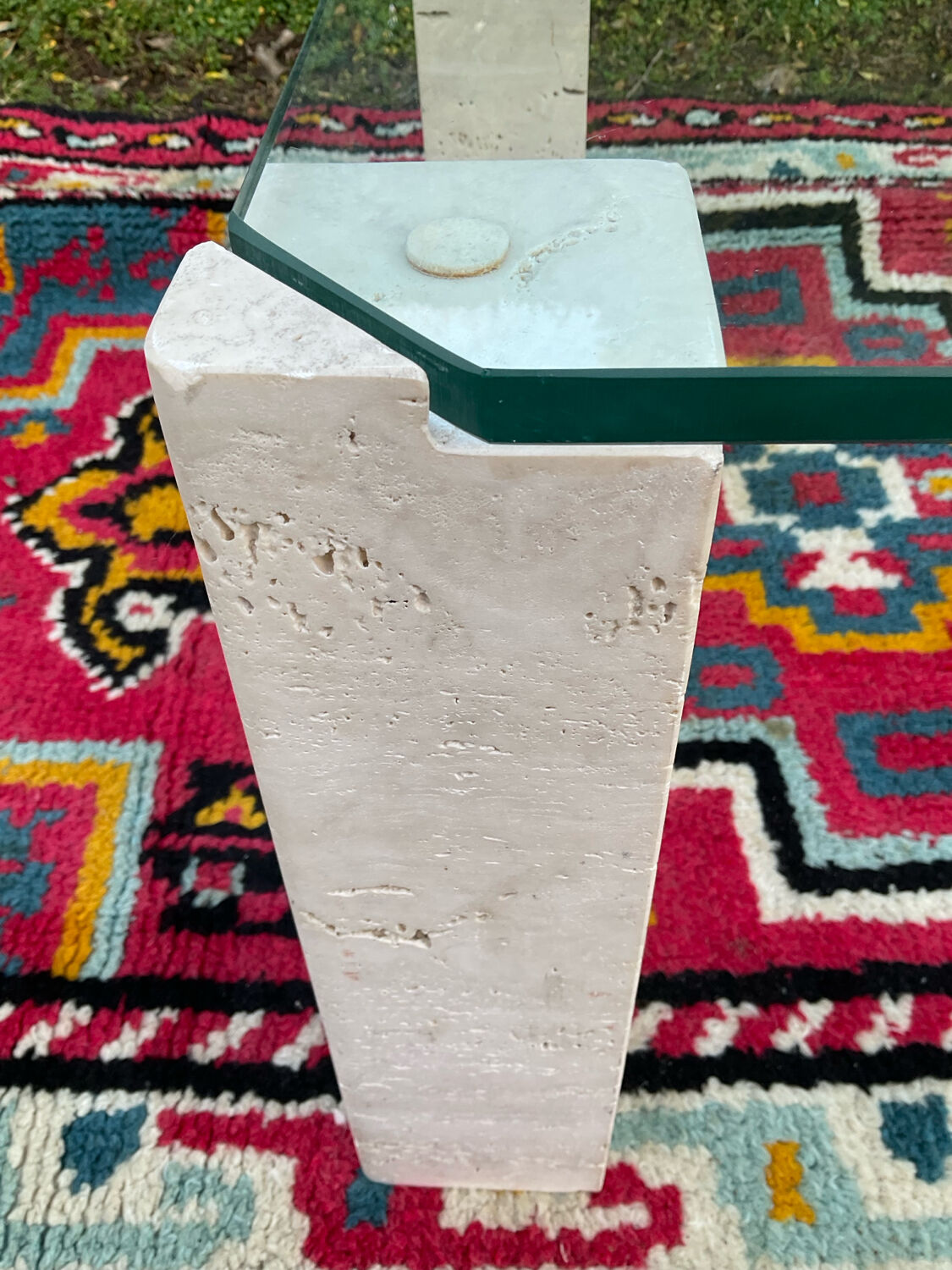 Table basse vintage en travertin et verre