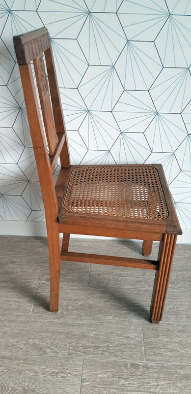 Vintage art deco year chair.