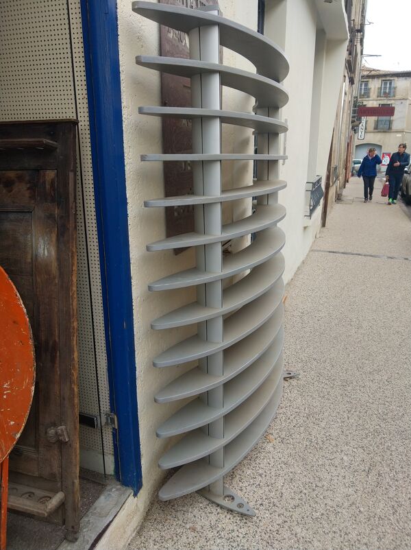 Bibliothèque en hêtre massif et montant aluminium vers 1980