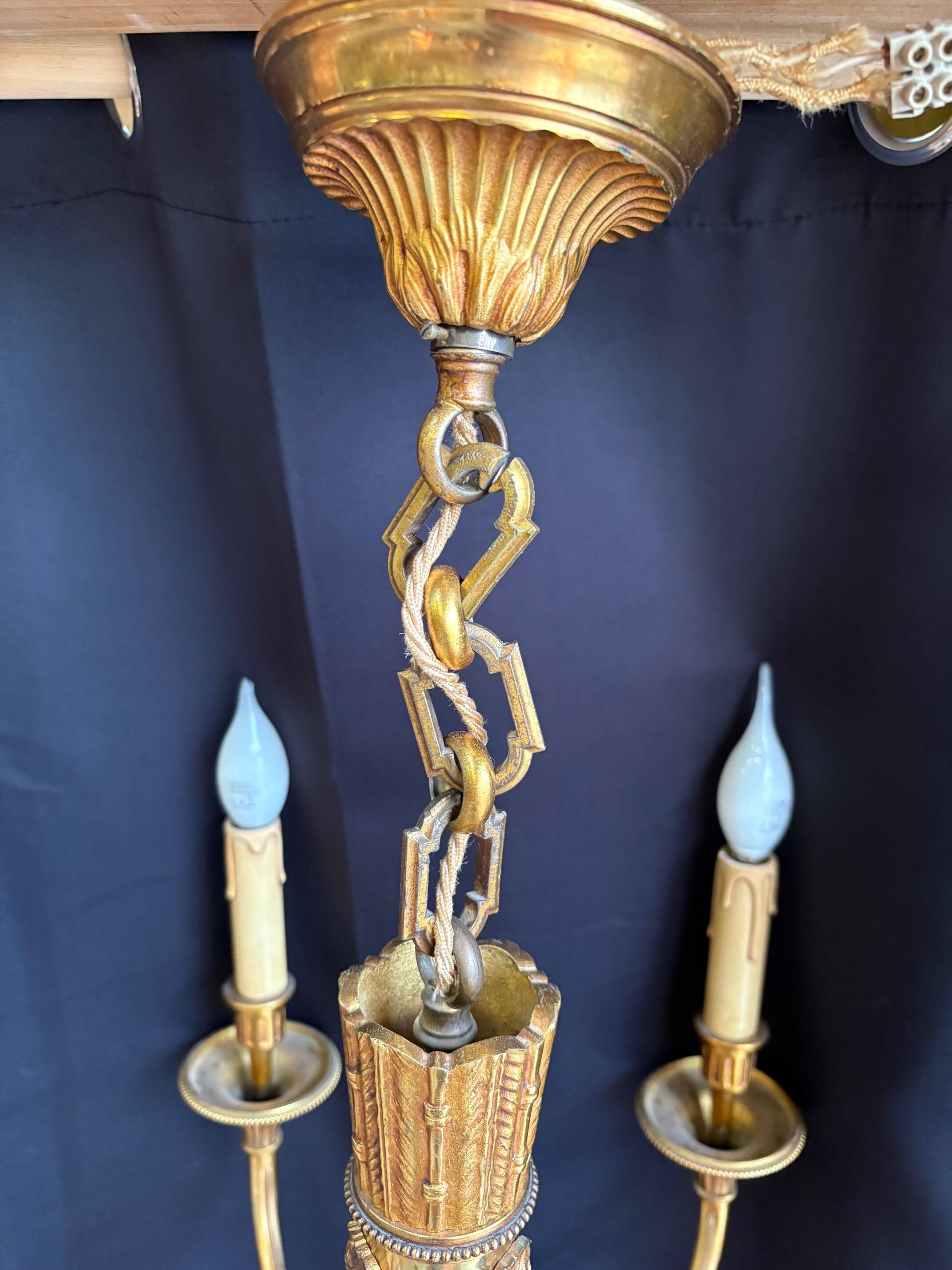 Louis XIV chandelier in gilded bronze – 6 light arms
