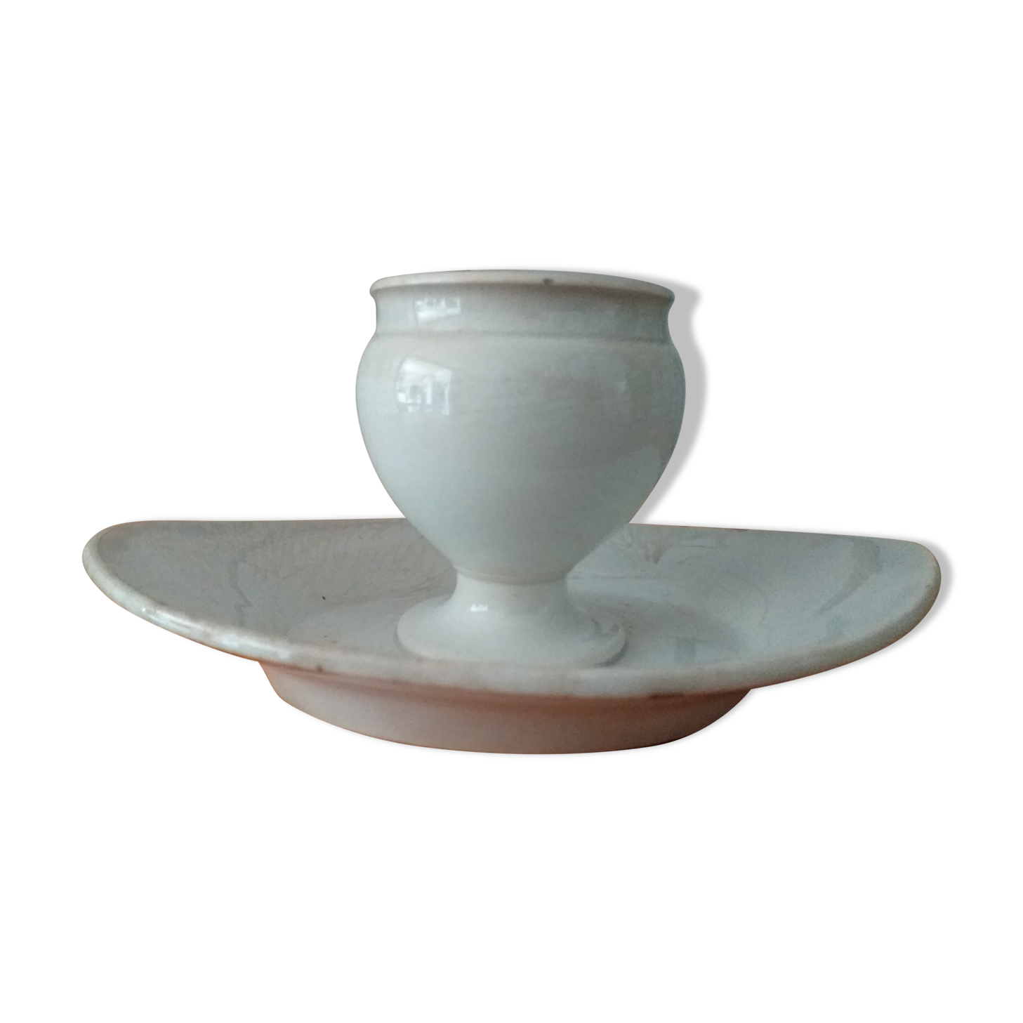 White porcelain coquetier creil et montereau