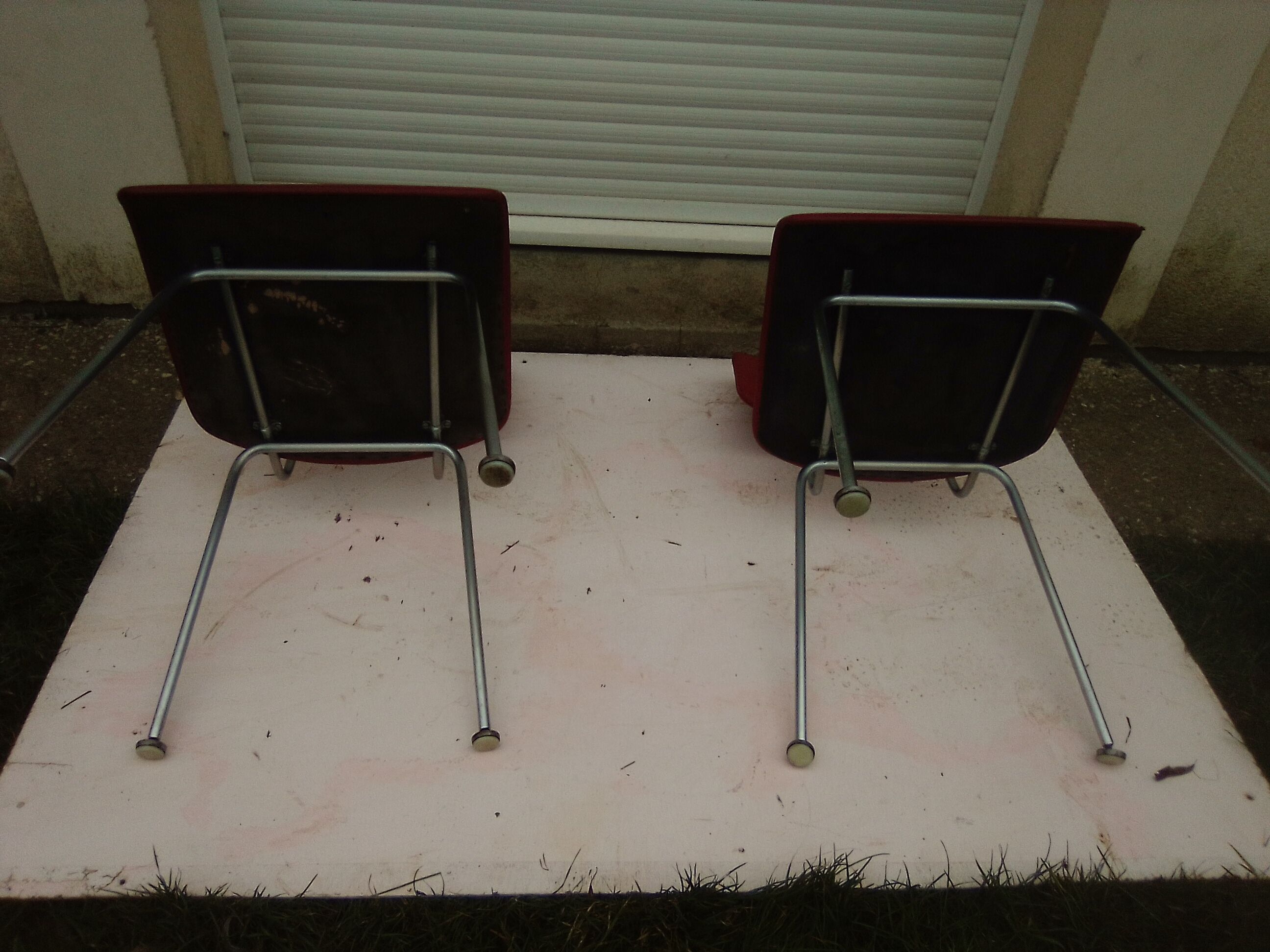 2 chairs in red skaï metal struxture 70s