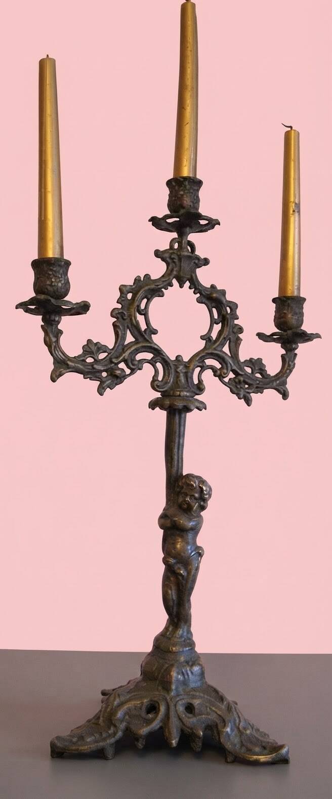 Ancien chandelier en bronze avec putto, XIXe s.
