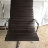 Pair of Charles & Ray Eames EA 116 armchairs edited by Herman Miller 1960