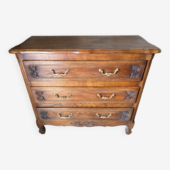 Classic chest of drawers