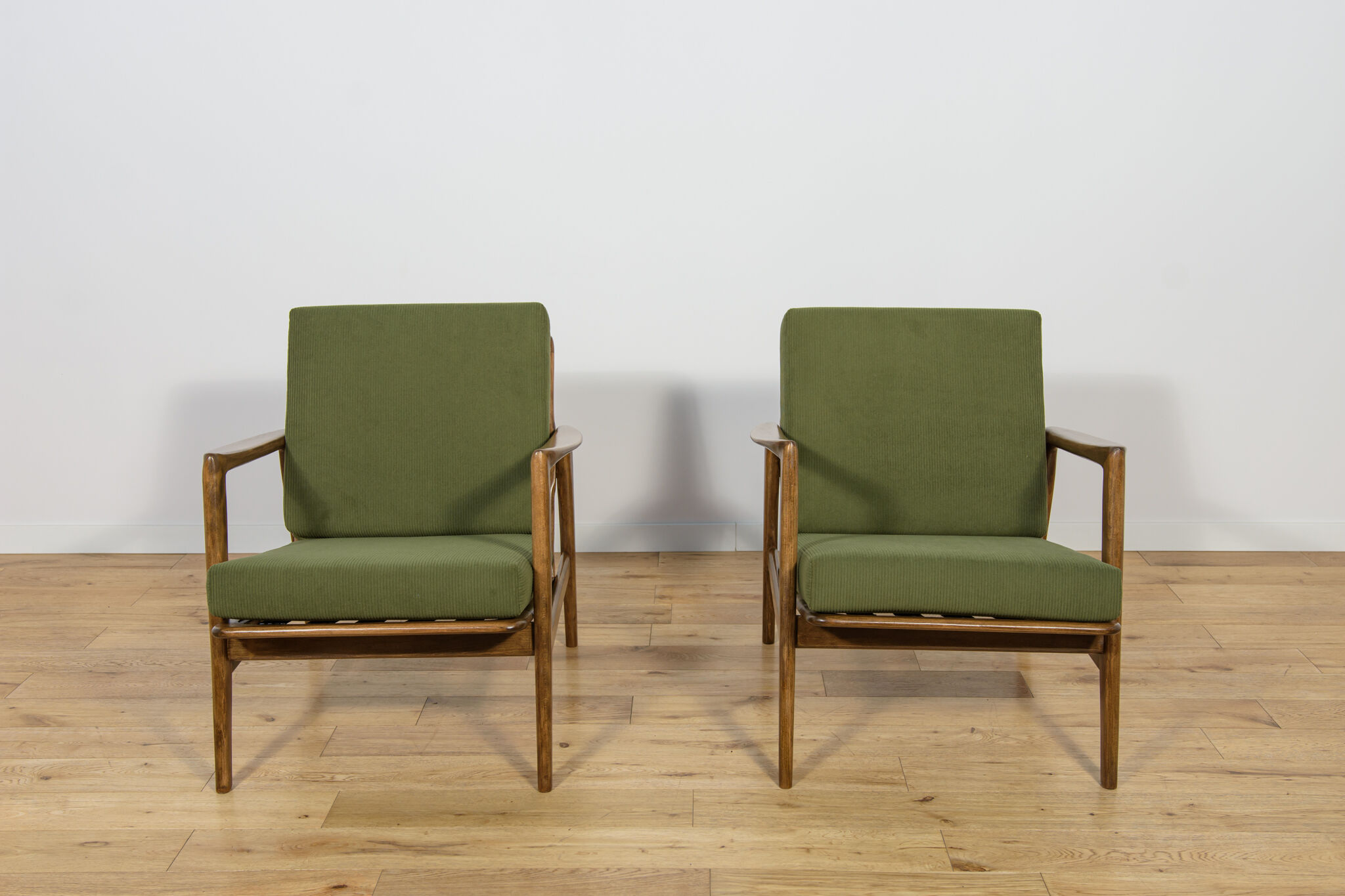 Model 300-139 lounge chairs from Swarzędz Factory, 1960s, set of 2