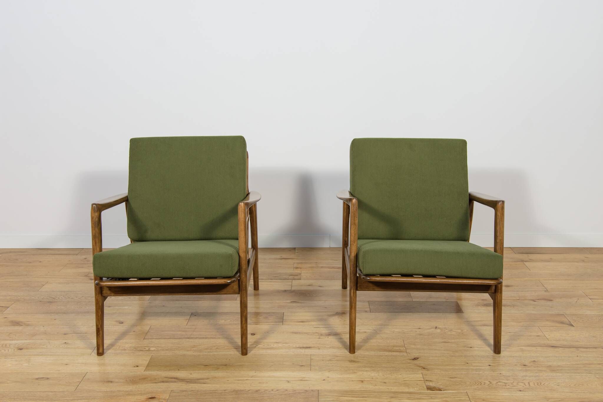 Model 300-139 lounge chairs from Swarzędz Factory, 1960s, set of 2