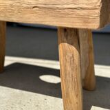 Side table in blond teak openwork tray