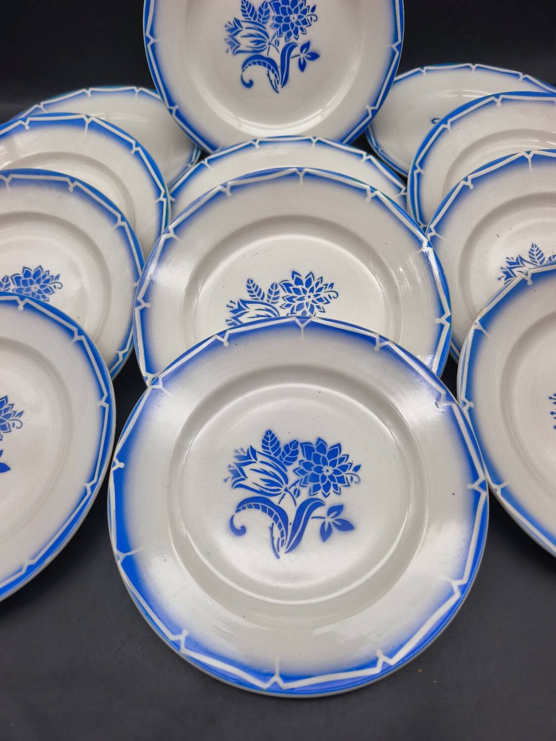 12 Canebière dinner plates