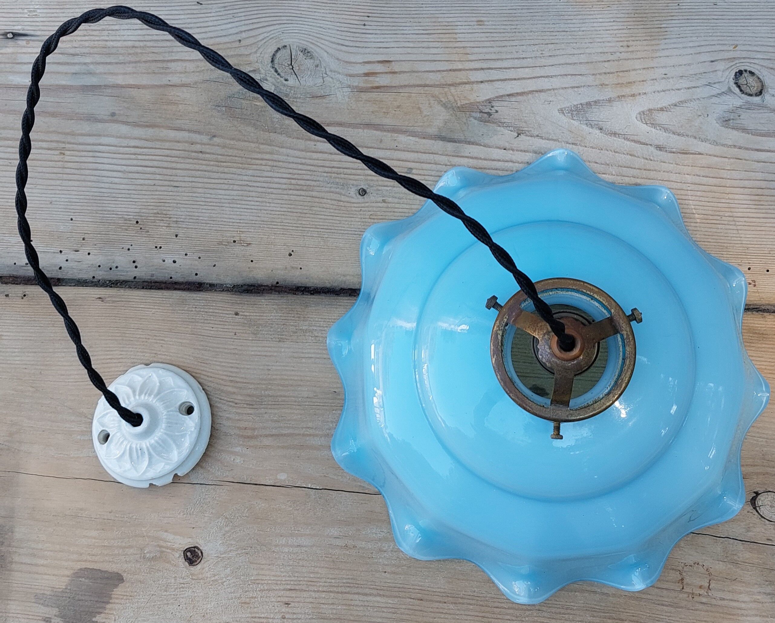 Suspension en opaline blue