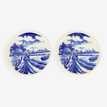 White porcelain plate decorated with a couple and blue landscape - BOCH Manufacture Royale La Louvière