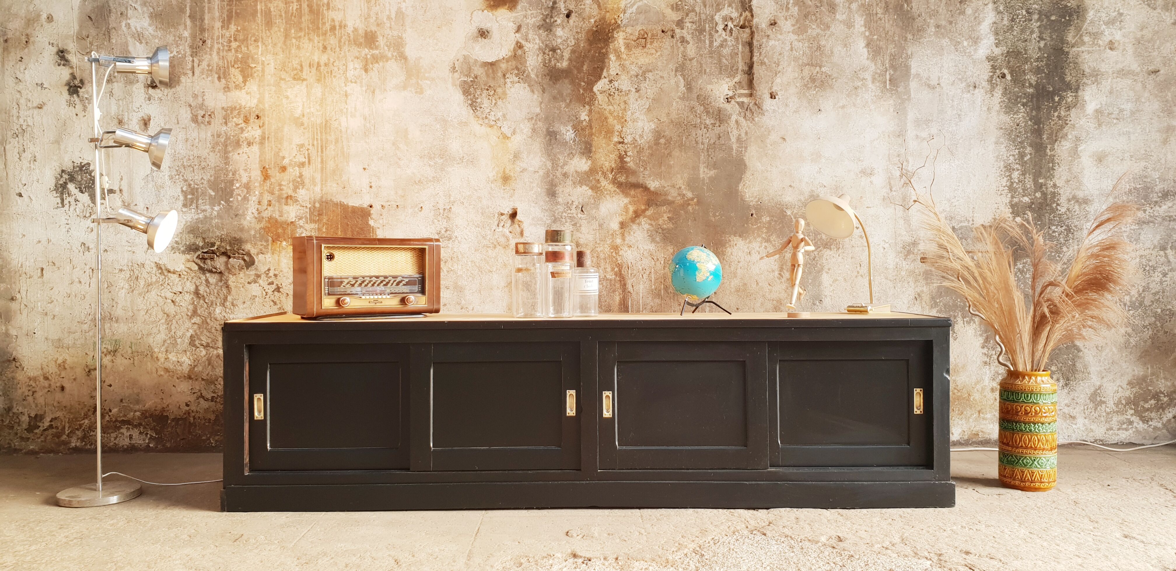 Trade furniture