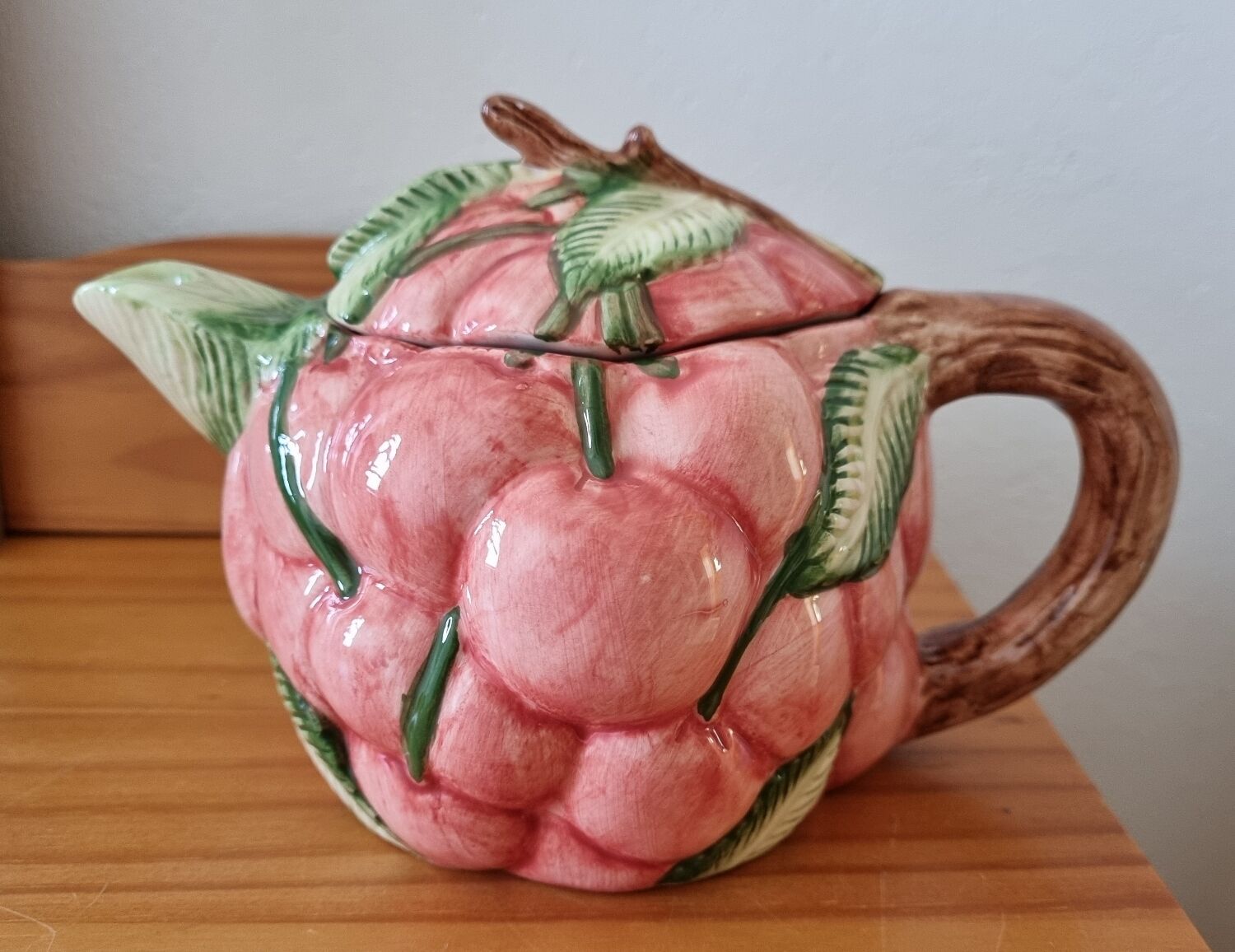Teapot in Slip Very good condition