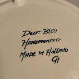 Delft porcelain candy box
