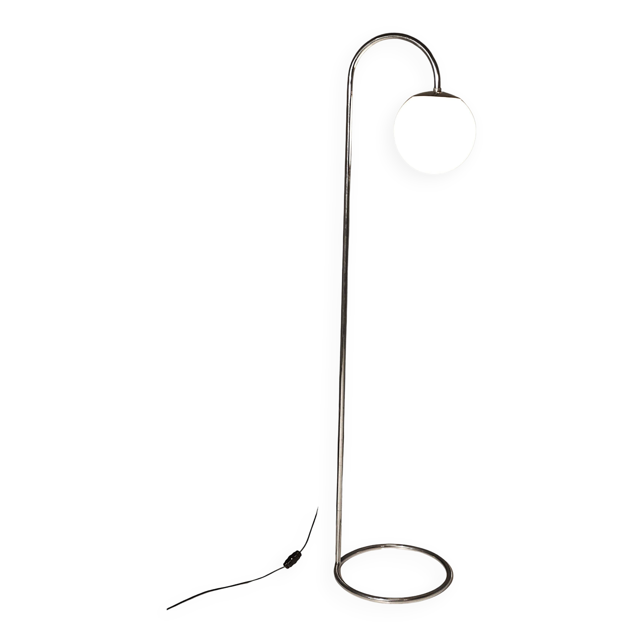 Lampe de sol chromée Bauhaus, Tchécoslovaquie, années 1930.