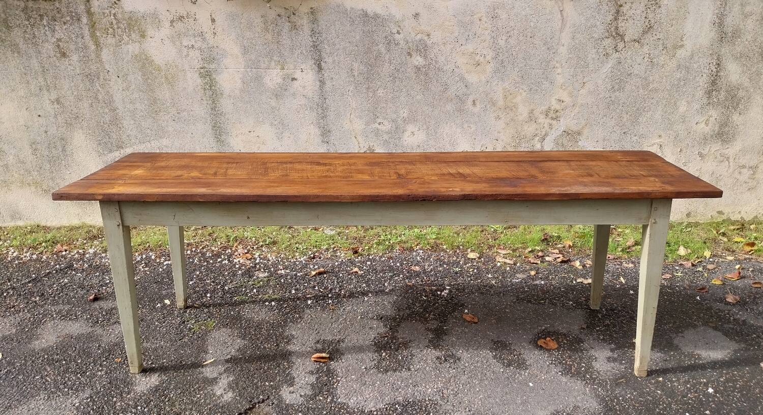 Farm table