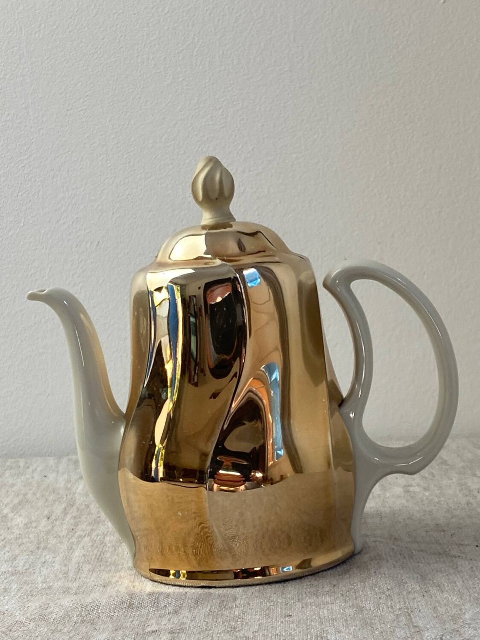 HKE porcelain thermal teapot