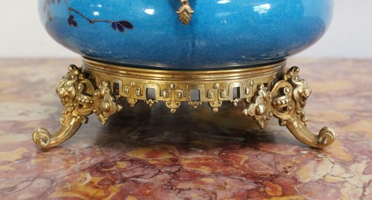 Planter in glazed porcelain and gilded bronze late nineteenth