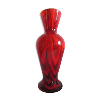 Vase en verre soufflé rouge et noir