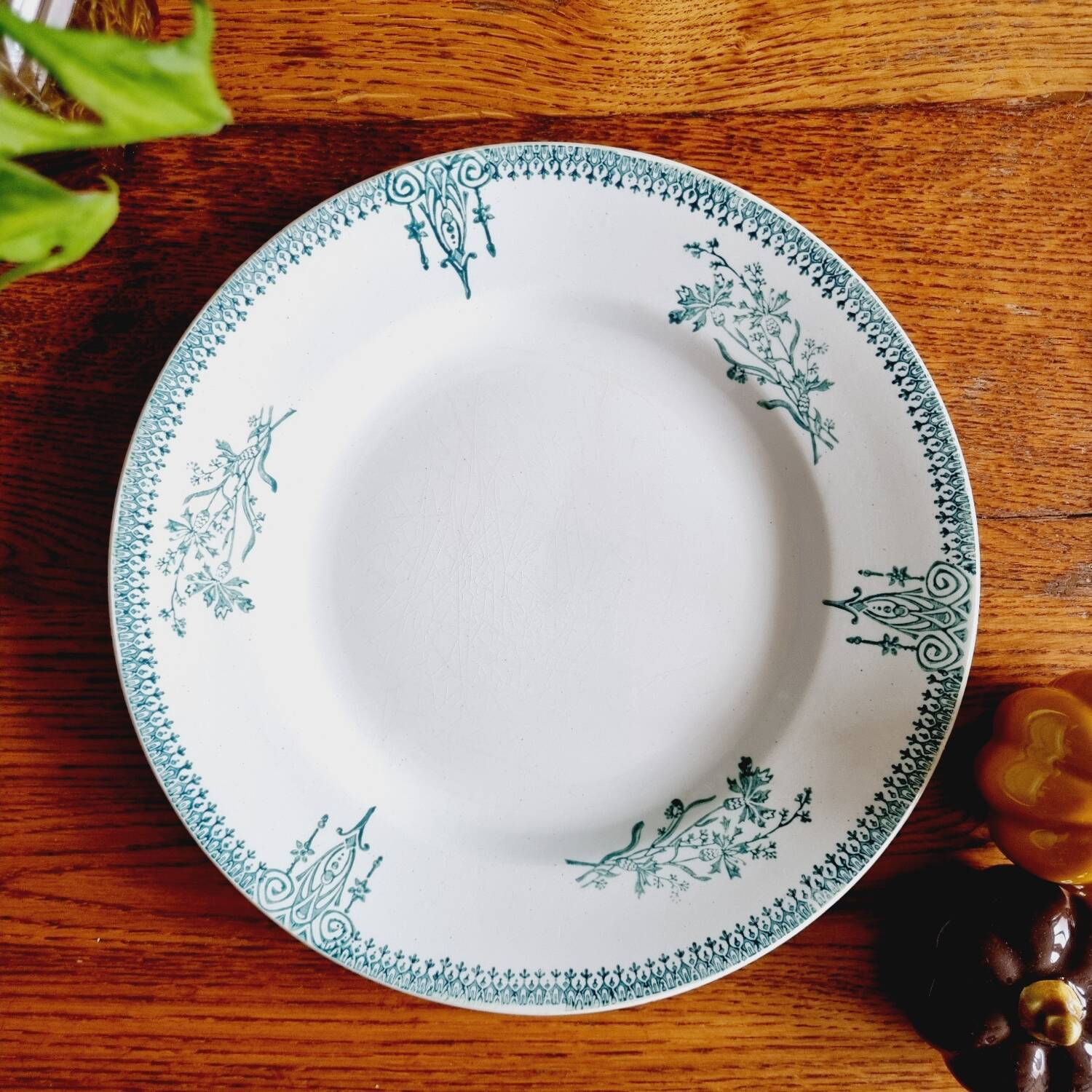 Set of 12 flat plates with slight defects Saint Amand 1932