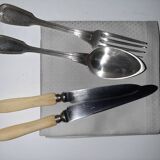 2x6 old knives handle normal bones and cheese/desserts