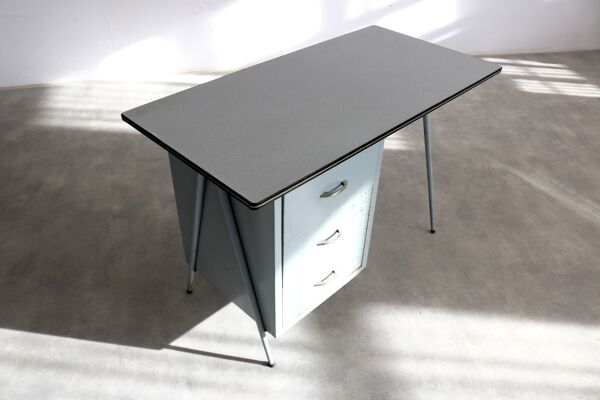 Bureau vintage   style industriel   années 1960   bureau
