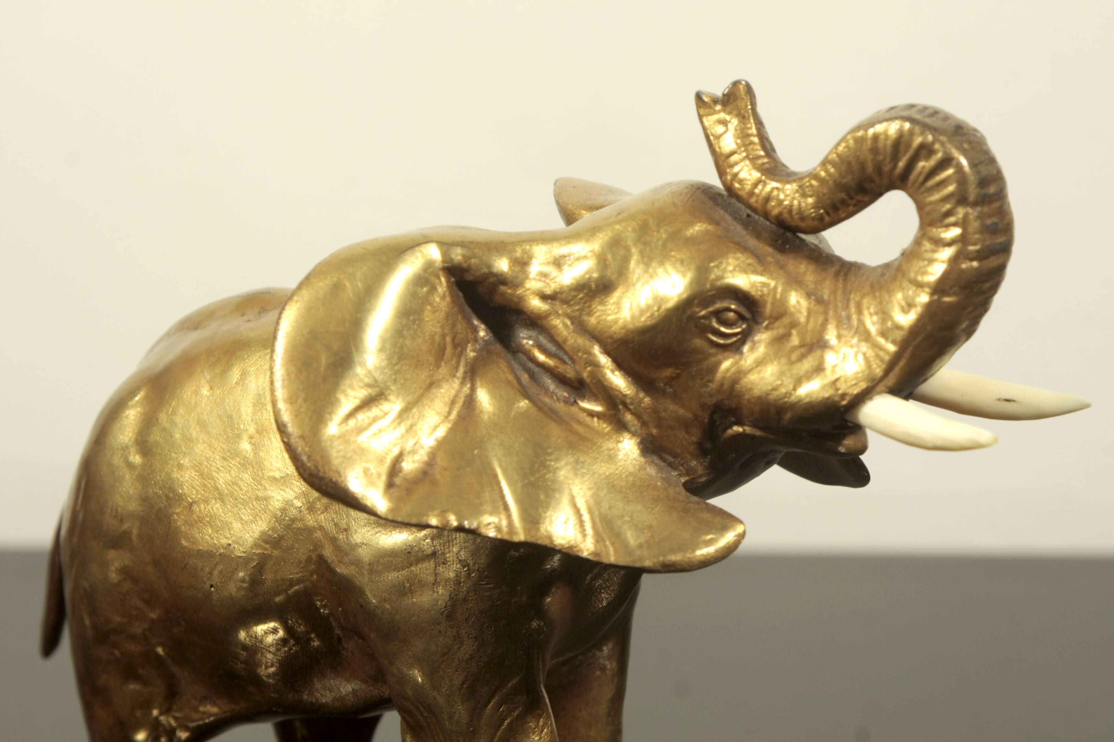 Elephant bookend "r garreau"