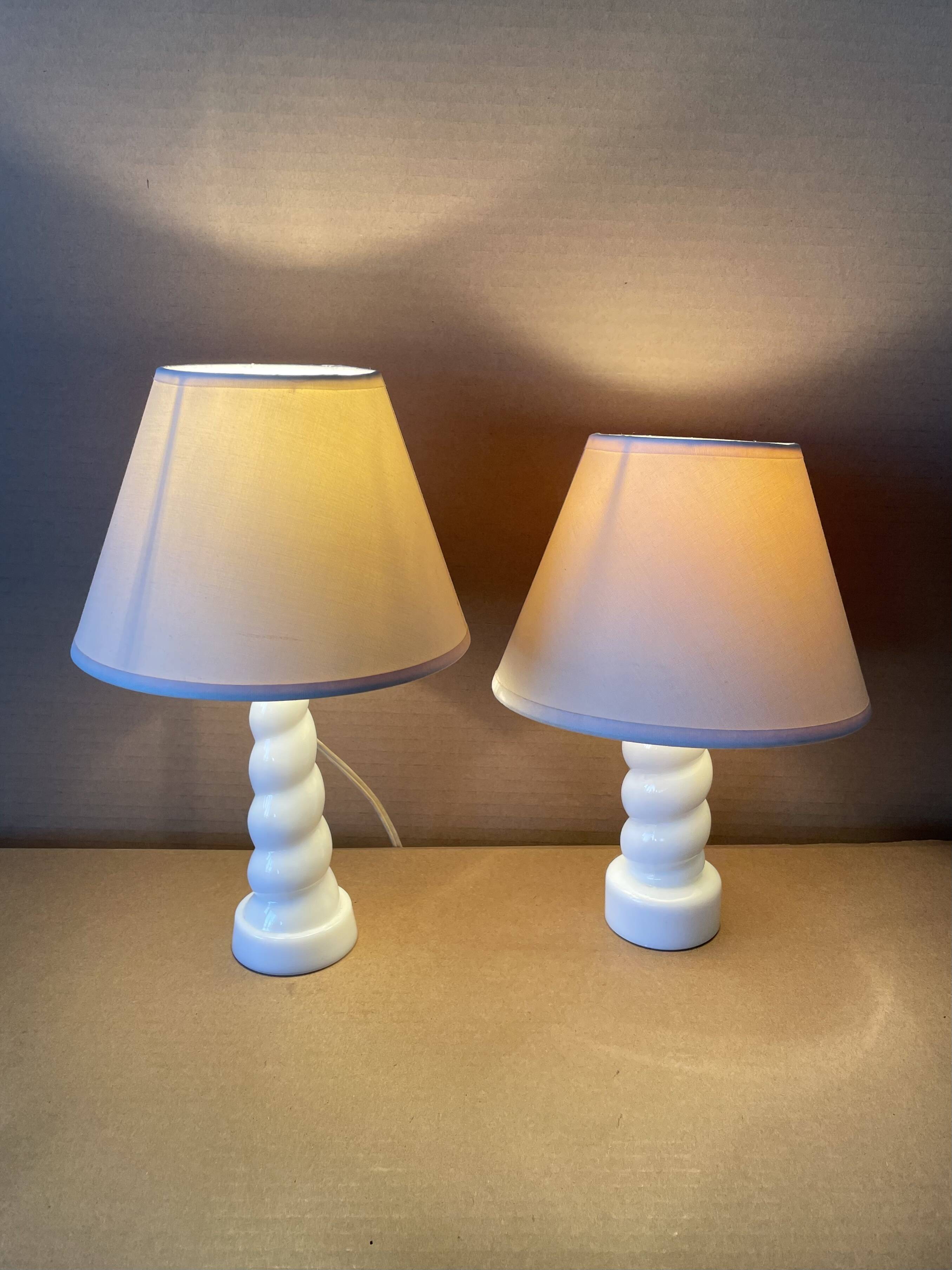 Set of 2 small old twisted opaline lamps