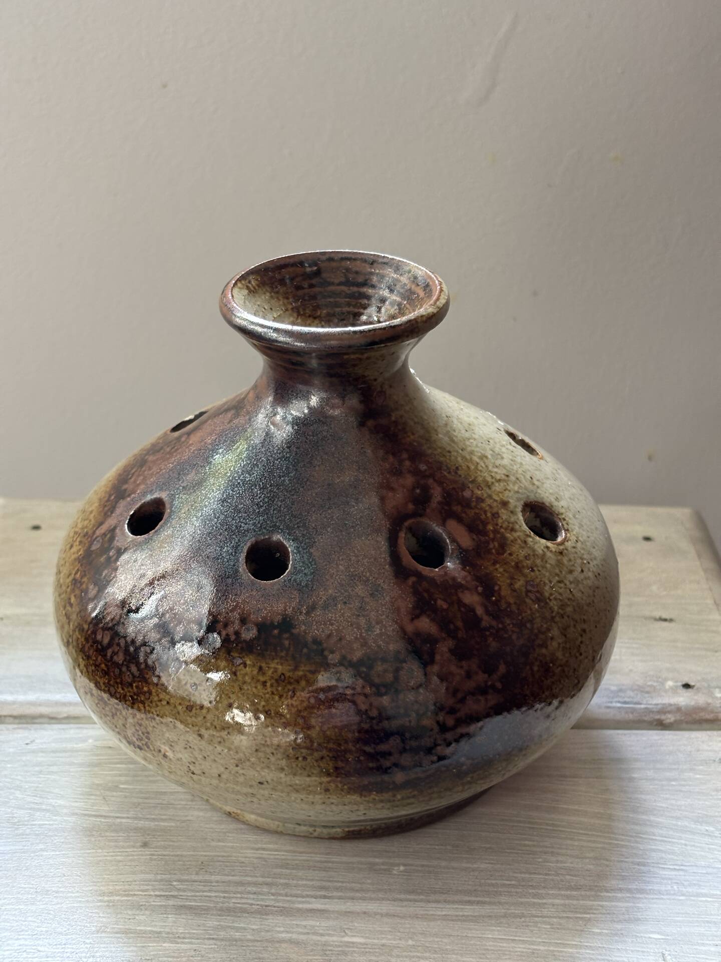 Stoneware flower vase