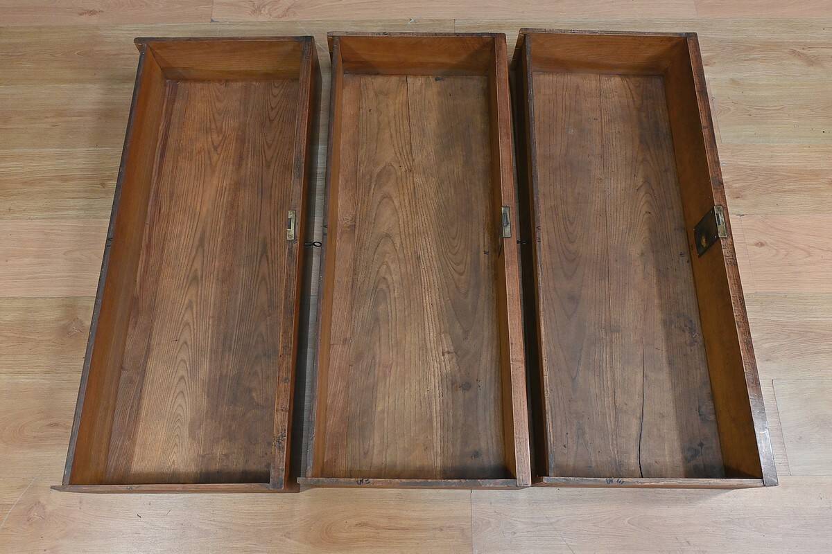 Cherrywood chest of drawers, Restoration period – Early 19th century