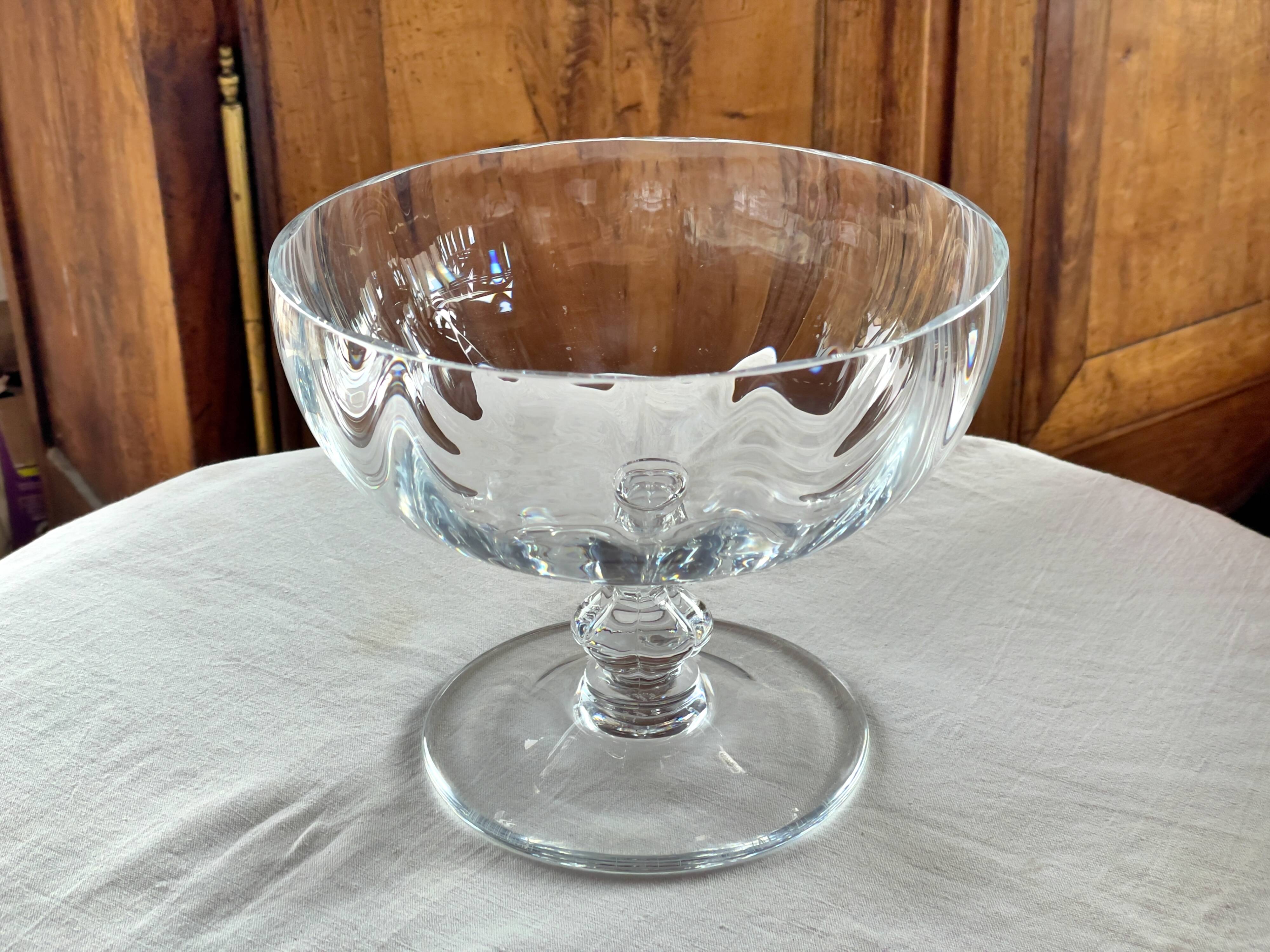 large fruit bowl on a pedestal in Sèvres crystal from the 1950s