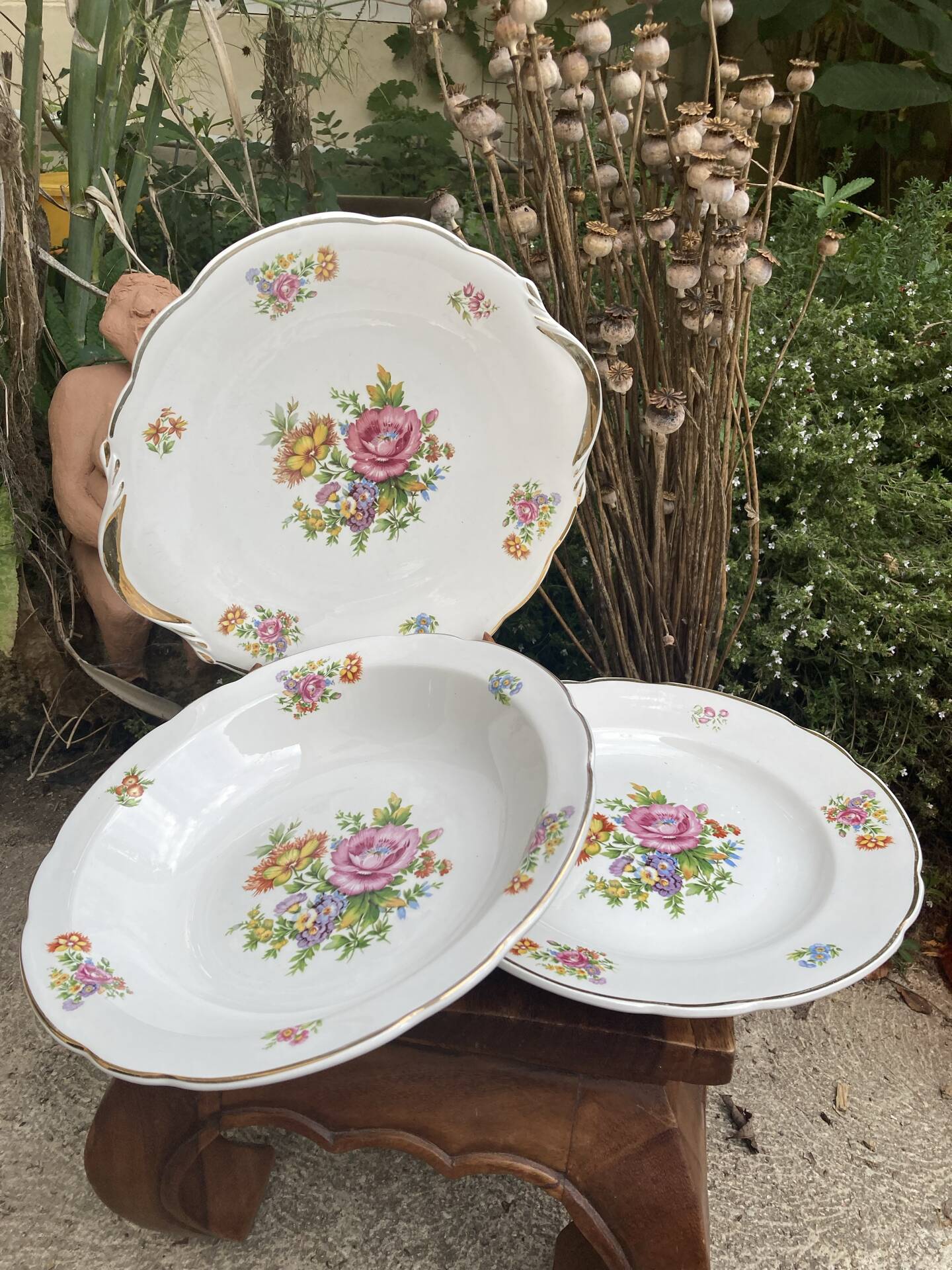Plats de service ronds Digoin Sarreguemines charme d’antan