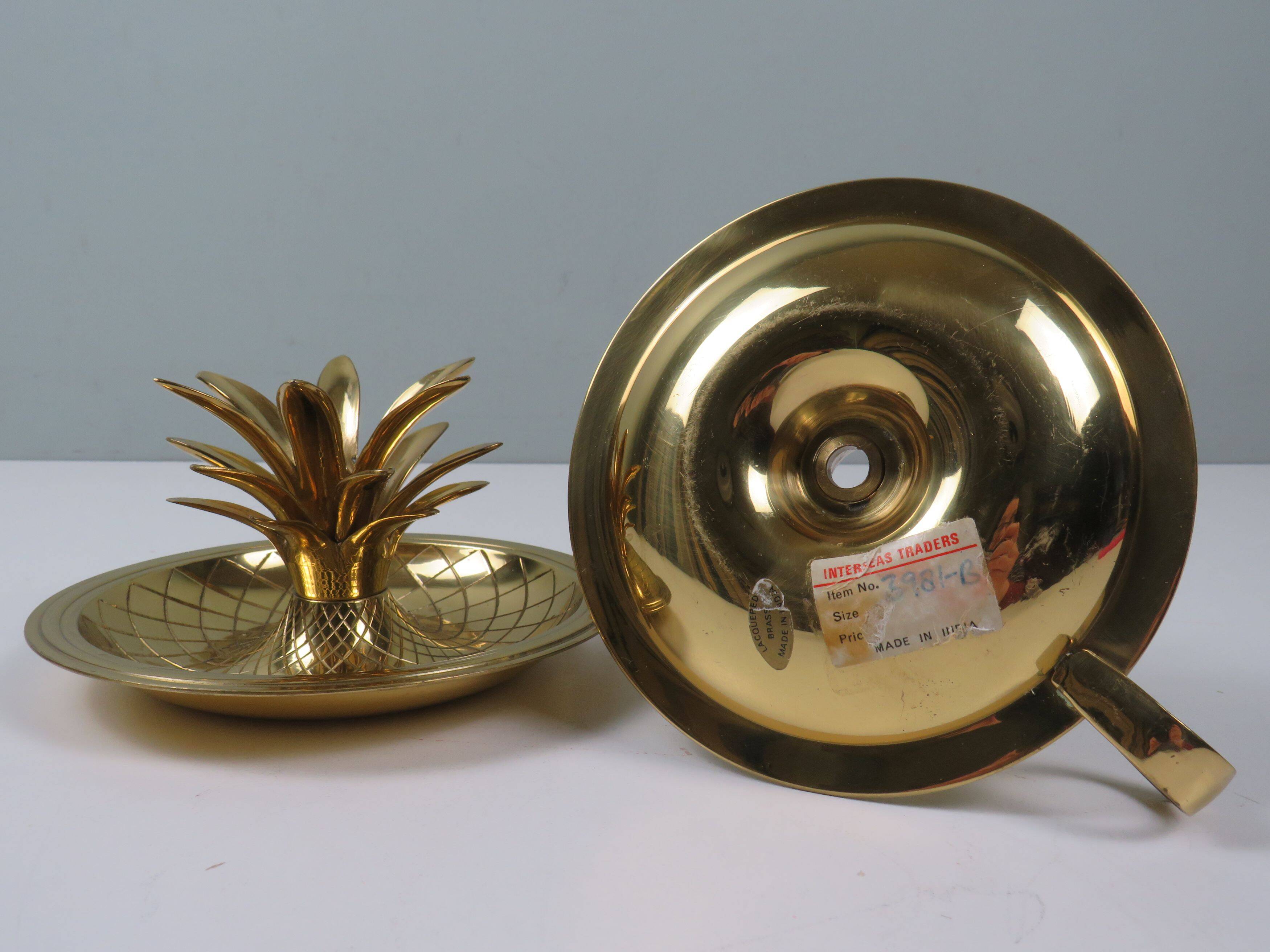 Elegant pineapple candlesticks in lacquered brass 1970-1980