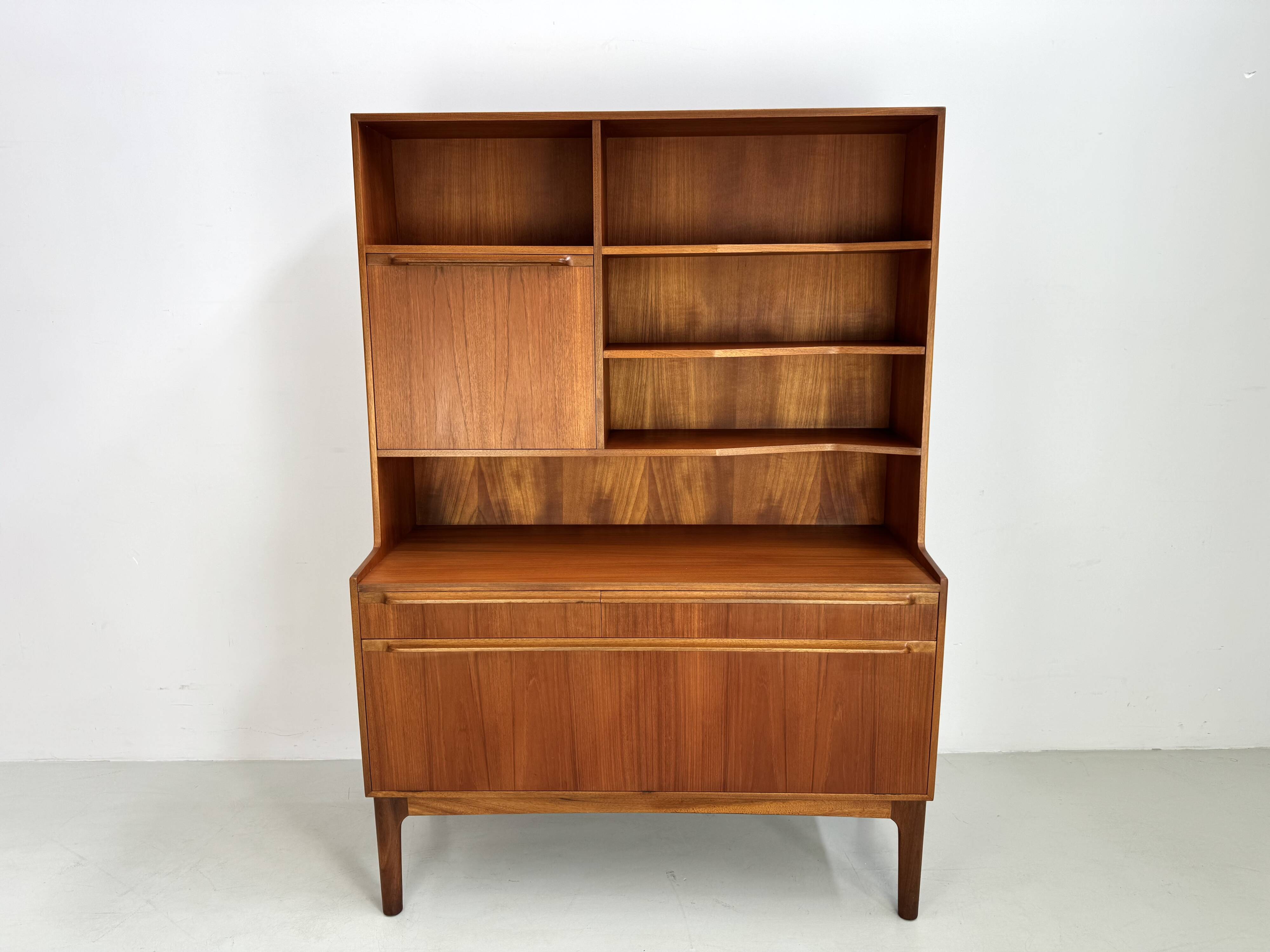 Vintage McIntosh design bookcase by T. Robertson from the 1960s.