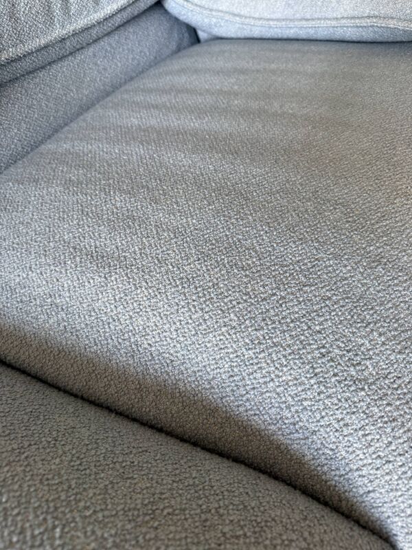 Sublime canapé Maralunga parfait Cassina. Couleur Cielo, tissu bouclette.