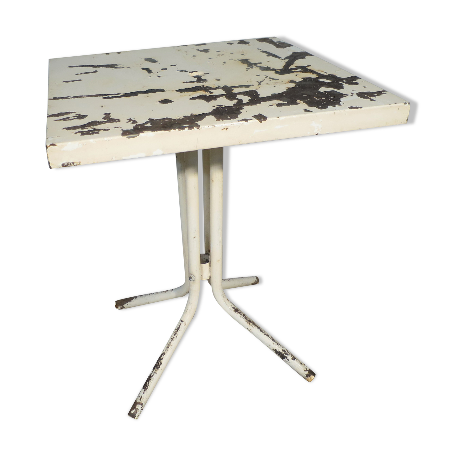 Table metal