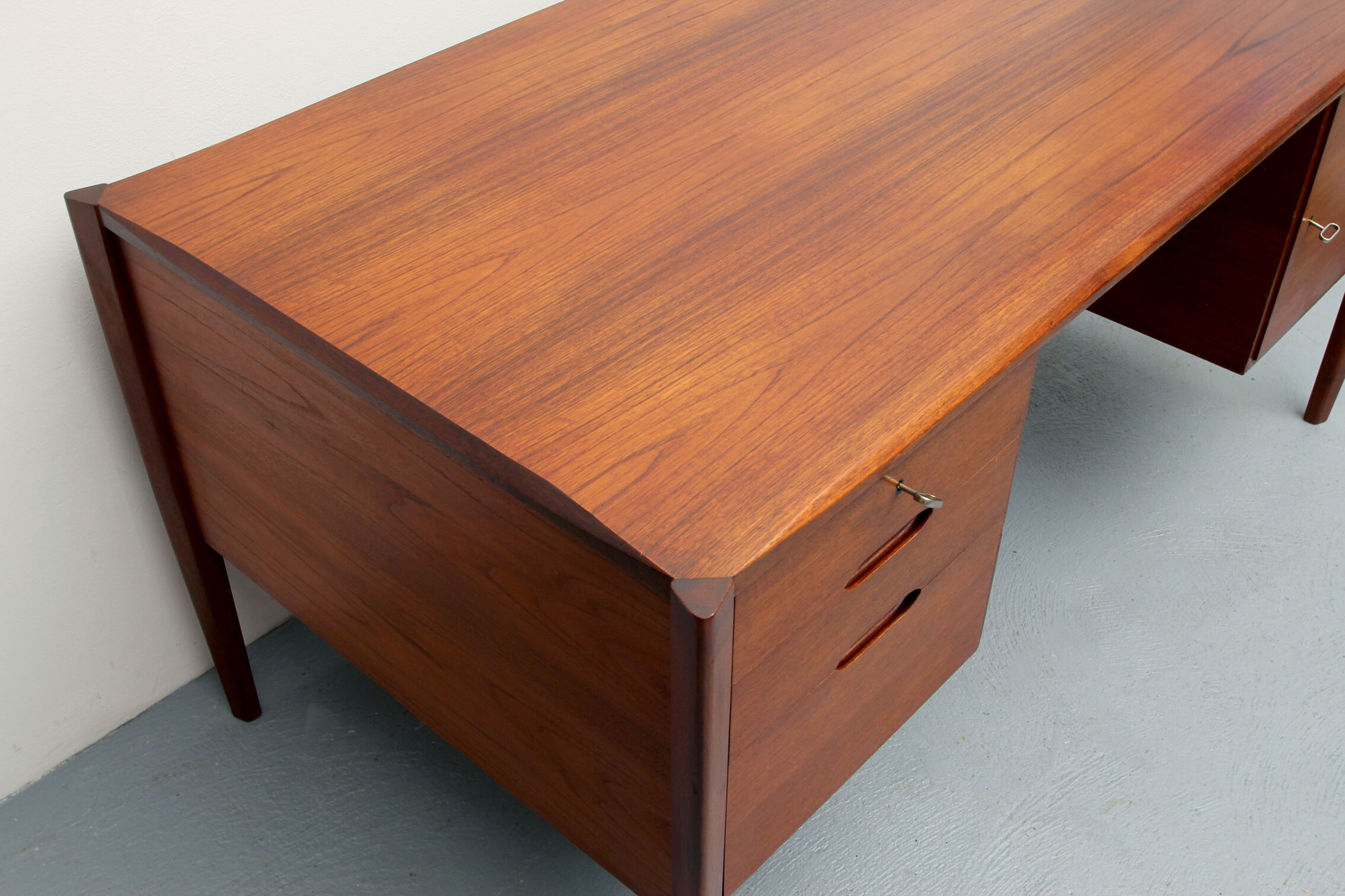 Desk in teak from Wilhelm Renz 1960