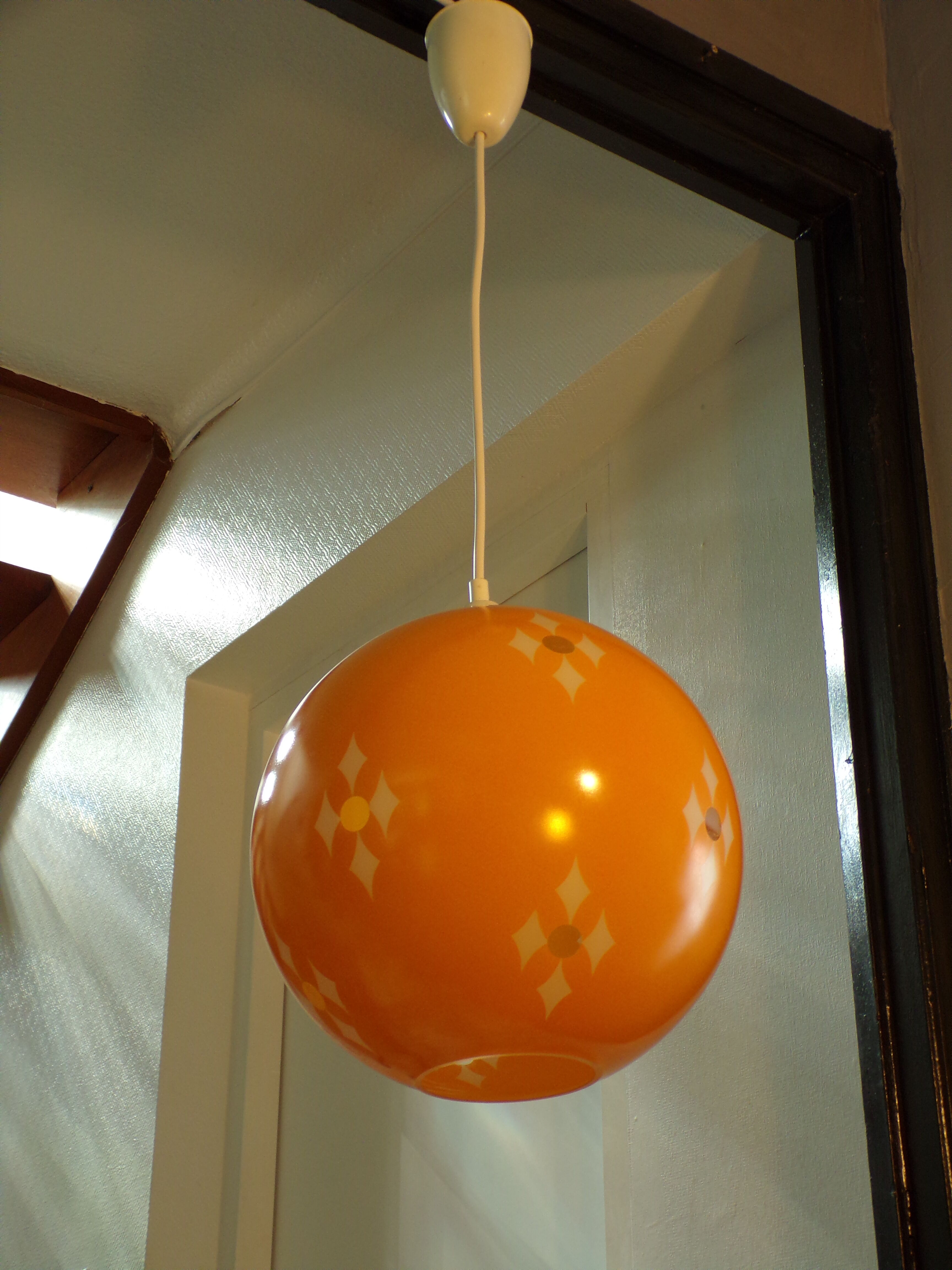 Suspension ball yellow glass 1970