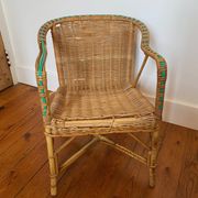 Set of table + children's chair in rattan.