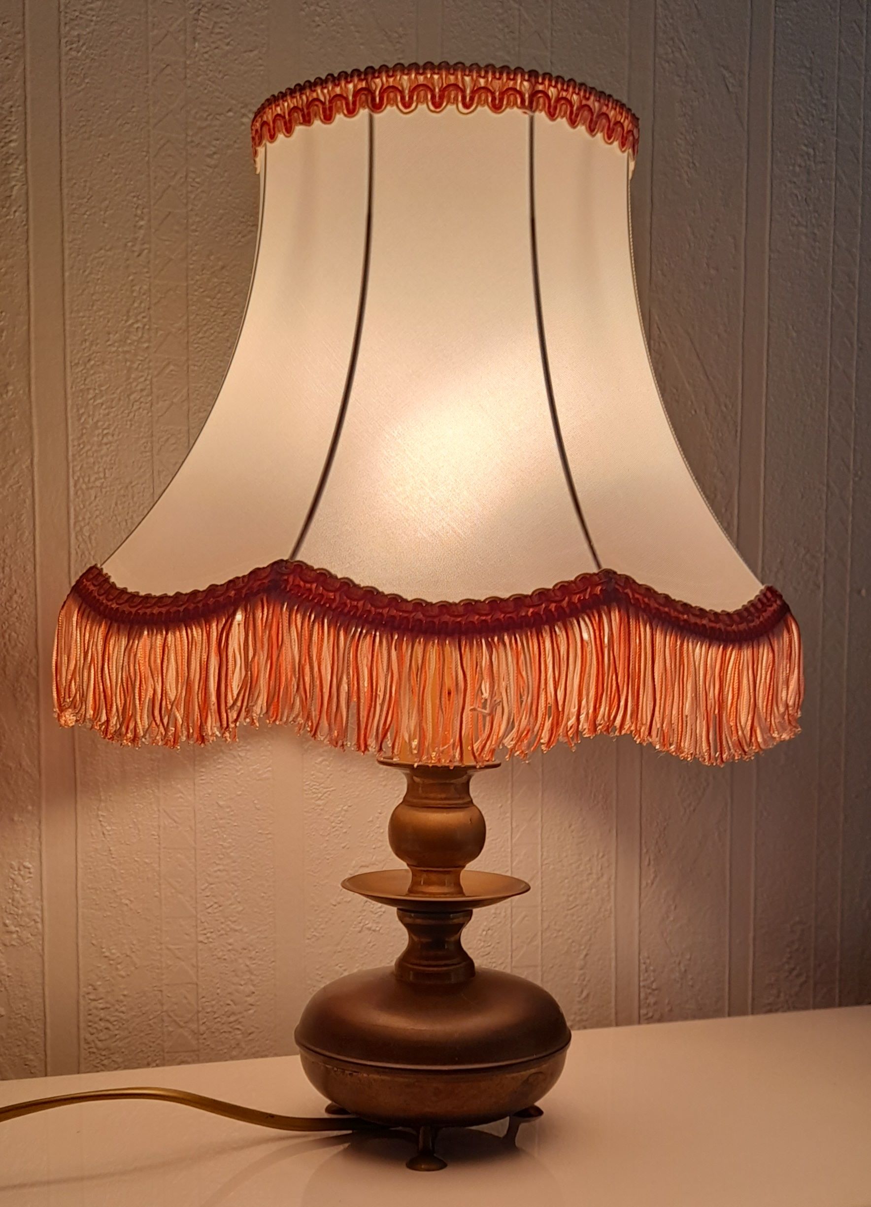 Bedside lamp foot round metal and lampshade pagoda silk pink